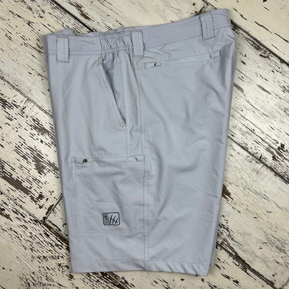 Fintech Other - FINTECH shorts cargo men’s XXL flat front light gray back pockets have zippers.